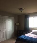 Sand Lake Apartment | Dimond Jewel, sleeps six near shopping and airport