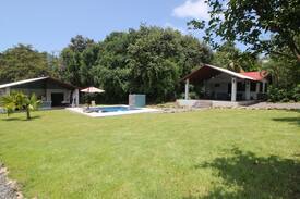 Ojochal House | Casa Linda - 2 BR Mountain-View home with pool