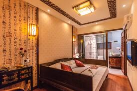Jiashan House | 西塘古镇景区内彩云堂清和（典雅大床房）