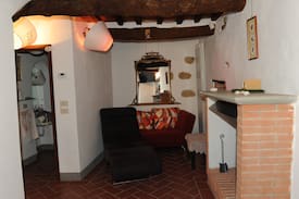 Bagnaia House | CASA VACANZE MELANIA