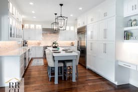 Melrose House | Lakefront luxury