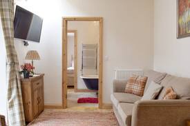 West Cliff House | Little Treasure - UK2542 (UK2542)