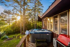 Jasper Cabin | Morwood House - Mountaintop of 15+ Private Acres