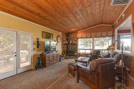 Pine Grove House | Gold Country Getaway*Perfect for Couples*View
