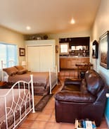 Lewis House | Walking the Dog Ranch guesthouse w horse boarding