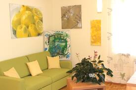 Hatzendorf Apartment | Künstlerwohnung Lemon nahe Riegersburg & Thermen
