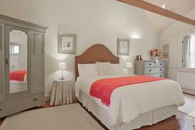 Thrandeston House | Poppy's Cottage