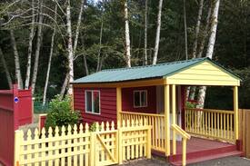 Otis House | Bloomin Cottage - Family Camp Off Grid experience!