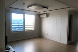Asan Apartment | 아산 스파비스, 영인산, 삽교천 쓰리룸 /5G 기가 와이파이 / 24시 편의점(도보 2분)