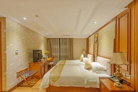 Tengchong Villa | 腾冲高黎贡【新古典栖月】温泉别墅标间--免费接机或接站--免费早餐(室内外温泉可付费体验)