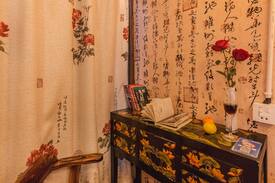 Jiashan House | 西塘古镇景区内彩云堂清和（典雅大床房）