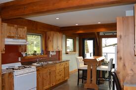Ucluelet Cabin | 6. Salmon Lodge on Ucluth Beach