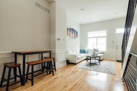 South Philadelphia House | PENN & CHOP ⭐️Top rated Philly Airbnb⭐️ Roof deck