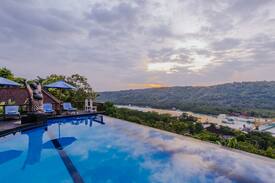 Mushroom Bay Cabin | "Bukit Ancak lembongan Villa" sunrise view