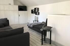 Beer Cabin | Couples retreat. Dogs welcome. 2 mins to the sea