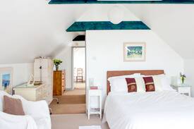 Dulcote Cabin | Entire cosy Coach House - B&B near Wells UK