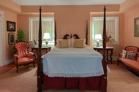 Natchez Bed & Breakfast | Alvarez Fisk Room - Choctaw Hall Bed & Breakfast