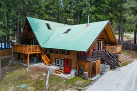 Leavenworth House | The Primitive Park Lodge, Leavenworth, WA