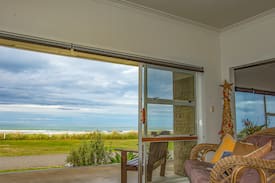 Porangahau House | Porangahau Beach House with mesmerising sea views!