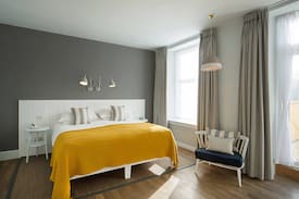 Bispham House | SEA FRONT Townhouse, Blackpool, Sleeps 16