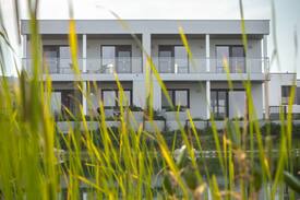 Oberwaltersdorf House | New Showhouse with Private Lake