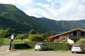 Monasterolo del Castello Villa | La Casa Nel Residence Lago D'Endine