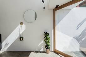 Hobart Central Business District Cabin | Milkmans Cottage @milkmanscottage #milkmanscottage