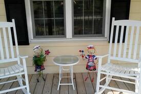 Lexington Cabin | Cozy Cottage-close to Lake Huron, beach, Sleeps 7