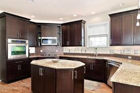 Fruitland House | 5 BR moder w/pool and bar, close to beach/bay