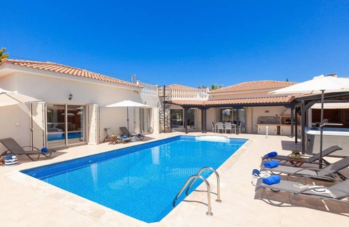 Pegeia Villa | 135 m² Villa ∙ 3 bedrooms ∙ 8 guests