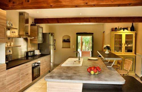 Roquetaillade House | 450 m² House ∙ 7 bedrooms ∙ 14 guests
