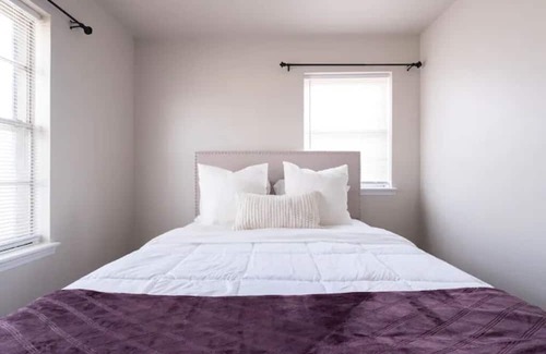 Amarillo House | *Discount* Fast Wifi, Beautiful Home near Route 66, Palo Duro Canyon, & Shopping
