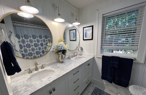 Highlands Cottage | Misty Mountain Cottage. Scaly Mtn enchanting 3 bedroom/2 bath, sleeps 6+fire pit