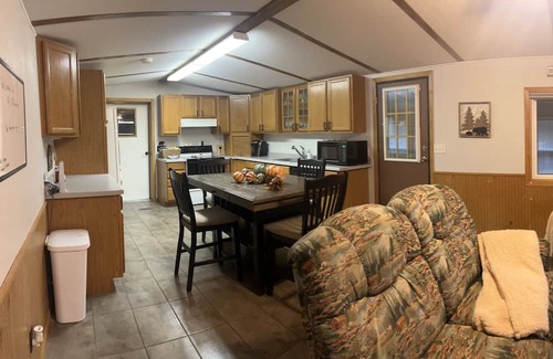 Eagle River House | Sugar Camp Chain rental. Located on secluded Prairie Road. Sleeps 10