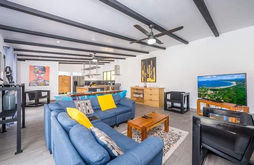 Santa Barbara House | $$$ White House $$$