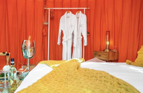 Pinales Apartment | Star Suit Igloo W/ Private Tub & heated Pool