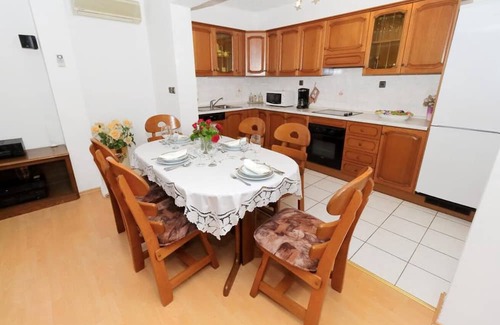 Bidol Apartment | Angel - Nice Garden - A1