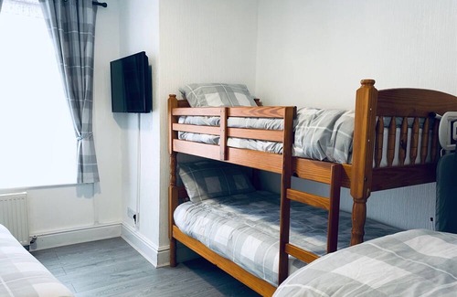 Blackpool Apartment | Ground Floor Pet Friendly One Bedroom Apartment in South Shore, By South Pier