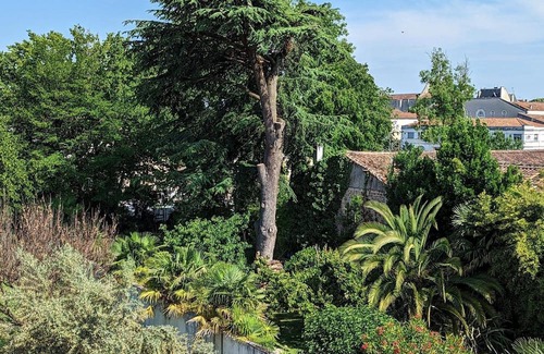 Gondeville Apartment | Apartment Mainxe-Gondeville, 4 bedrooms, 8 persons
