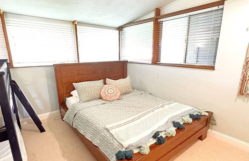 Sister Lakes House | Lakefront Home 2 hours from Chicago. Family and pet friendly.