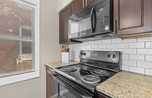 St. Louis Apartment | Cozy City Getaway near SLU Hospital
