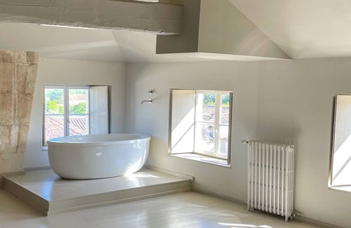Angeac-Champagne Villa | Maison Galerie - Seven Bedroom Villa, Sleeps 14