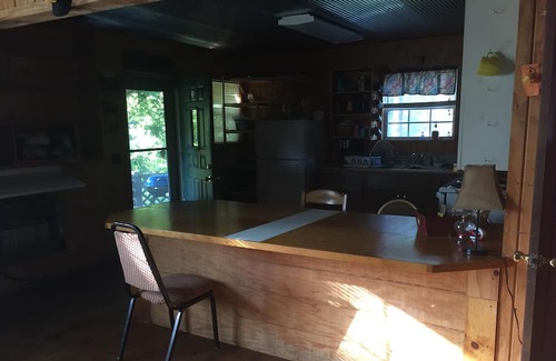 Hardy Apartment | Rustic Cabin on the Southfork River