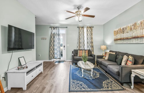 Gulfport House | 3 Bedroom Townhome 87B, one block to beach, close to casinos, & attractions