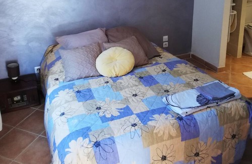 Villeneuve-sur-Vere Apartment | cozy little nest