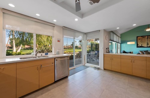Palm Desert House | ★ Luxury Home - Monterey Country Club - Pool/Hot-tub Golf Tennis Gym Patio BBQ ★