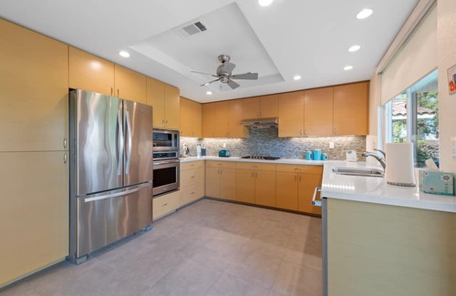 Palm Desert House | ★ Luxury Home - Monterey Country Club - Pool/Hot-tub Golf Tennis Gym Patio BBQ ★