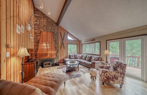 Nathrop Cabin | Gorgeous Rippling Waters! Private Hot Tub- Spectacular Views!