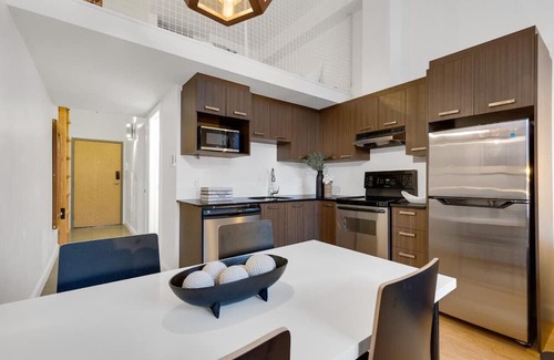 Quartier des Spectacles Apartment | Liv MTL Main-306 Spacious 1BR + Mezz Suite No Fees