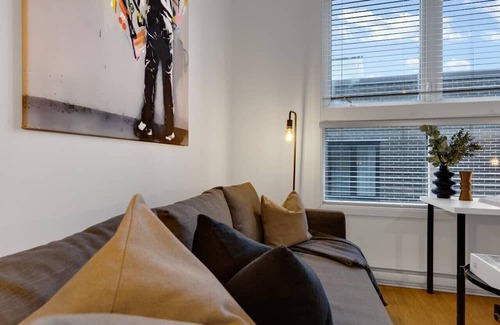Quartier des Spectacles Apartment | Liv MTL Main-306 Spacious 1BR + Mezz Suite No Fees